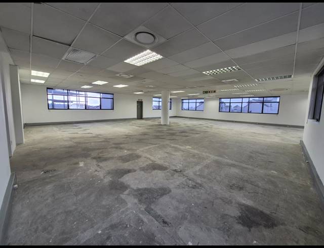 330M² OFFICE TO LET IN SUNNINGHILL